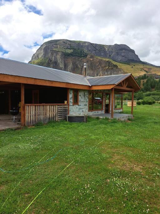 Cabana Entre Cerros Y Rios Coyhaique
